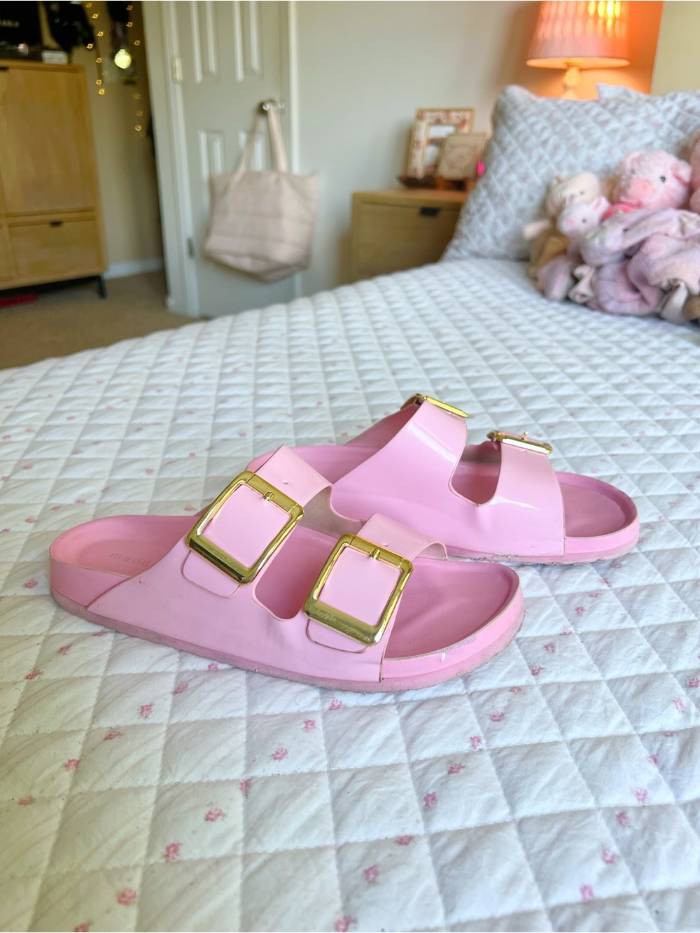 Madden Girl Bodie 2 Band Pink Footbed Sandals Gold Buckles Size 8